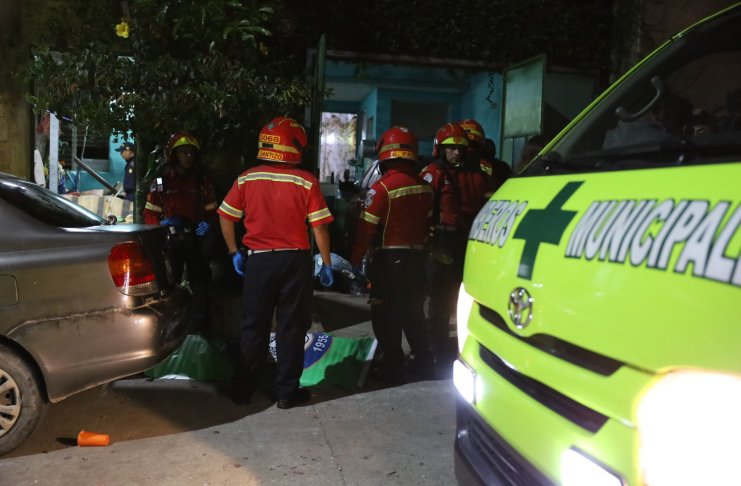 El ataque armado en Boca del Monte, Villa Canales, dejó al menos seis fallecidos. Foto: Bomberos Municipales.