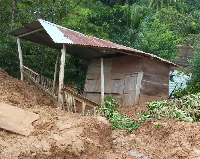 Izabal vivienda danada Una vivienda afectada por un deslizamiento en Izabal. Foto La Hora: Conred