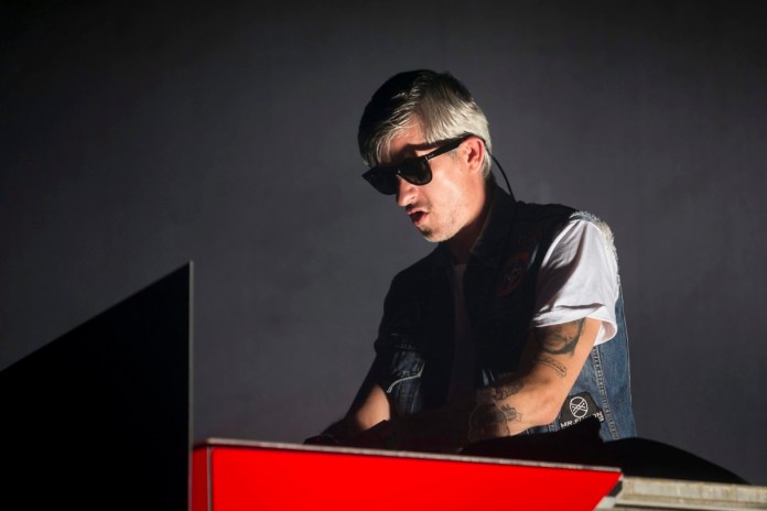 Kavinsky fue hallado sin vida dentro de su domicilio en París, Francia, la noche de este martes 28 de julio.