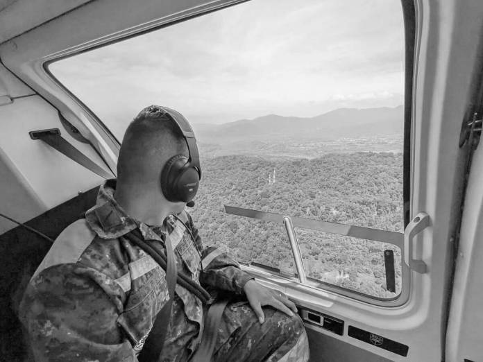 La larga travesia que deben recorrer los cuerpos de la victima del accidente aereo y el rescatista La larga travesía que deben recorrer los cuerpos de la víctima del accidente aéreo y el rescatista
