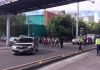Manifestantes liberan el paso en la calzada Aguilar Batres tras acuerdo con Mineduc Manifestantes retirándose y liberando el paso en la calzada Aguilar Batres. Foto La Hora: PMT Villa Nueva