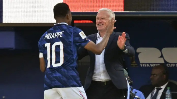 Mbappe Mbappé se despide de Deschamps con un mensaje lleno de agradecimiento y emoción.