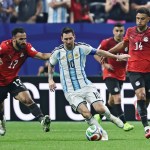 Messi en el encuentro contra Egipto, una muestra del esprint efectivo. Foto: EFE.
