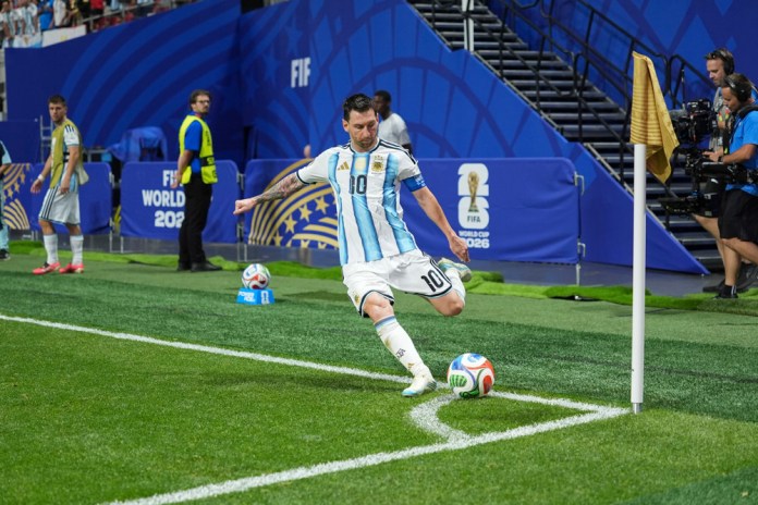 Los partidos en los que juega Messi genera altibajos en la demanda de energía. Foto La Hora: EFE