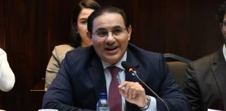 Ministro Villeda le reclama a diputado por «desinformar» en videos publicados en TikTok