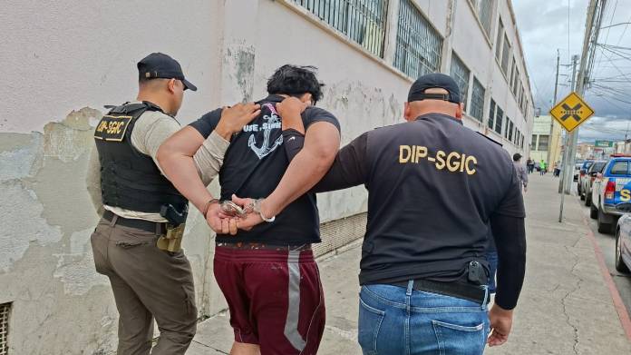 Nicaragüense con orden de captura por asesinato es localizado en Amatitlán. Foto La Hora: PNC.