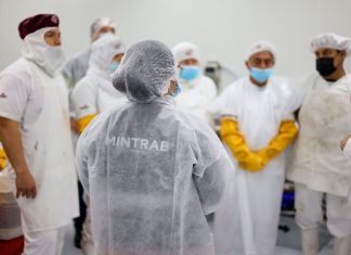 Operativo de verificación de pago de Bono 14 por parte del personal de la Inspección General de Trabajo (IGT). Foto La Hora: Mintrab