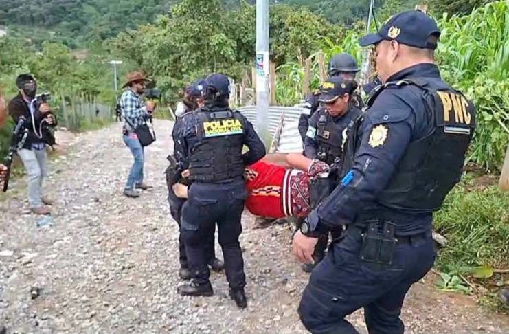 Inspectoría de la PNC investigará actuación policial tras desalojo de adulta mayor en Quiché