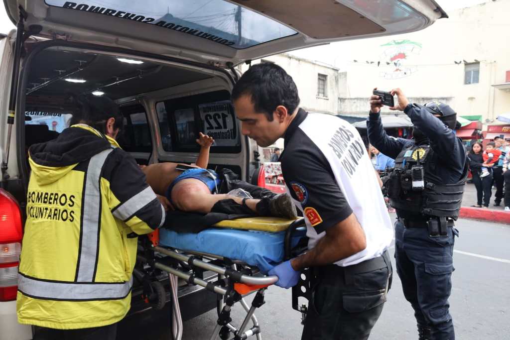 El presunto pandillero del Barrio 18 sufrió heridas en las piernas y cuello tras enfrentarse con agentes de la PNC.