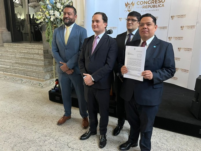 En marzo de 2026 la Superintendencia de Competencia de Guatemala presentó su primera recomendación normativa al Congreso de la República de Guatemala para reformar la ley de hidrocarburos y sancionar acuerdos de precios en combustibles. Foto La Hora: Cortesía SDC