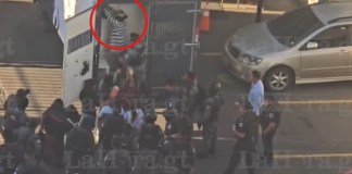 VIDEO I Grupo de mujeres detiene camión del SP y entrega bolsas a privados de libertad durante traslado Grupo de mujeres detiene camión del SP. Foto La Hora.