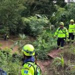 Segundo día de labores de búsqueda por hombre que fue arrastrado por crecida de río en Alta Verapaz. Foto La Hora: Asonbomd