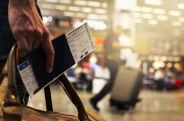 Si viajas a EE. UU. y te quedas más tiempo del permitido por la visa, te pueden detener en el aeropuerto.