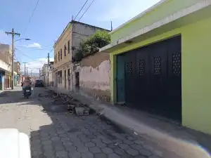 Se reporta fuerte sismo de 5.6 en Guatemala; se registran primeros daños y derrumbes