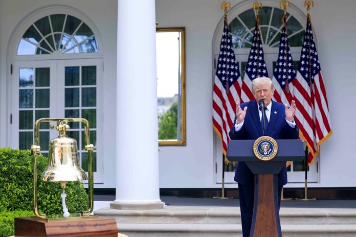Trump atribuye traslado de planta de Toyota de México a EE.UU. a su política arancelaria El anuncio de Toyota fue calificado este martes por el presidente Donald Trump como un logro al aumento de los aranceles. Foto La Hora: EFE