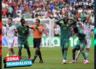 Guiones de película: Una jornada de suspenso, héroes y leyendas en la Copa del Mundo Rostros de una fecha electrizante: el festejo anfitrión en casa y la agonía dictada por el VAR. Foto La Hora: EFE