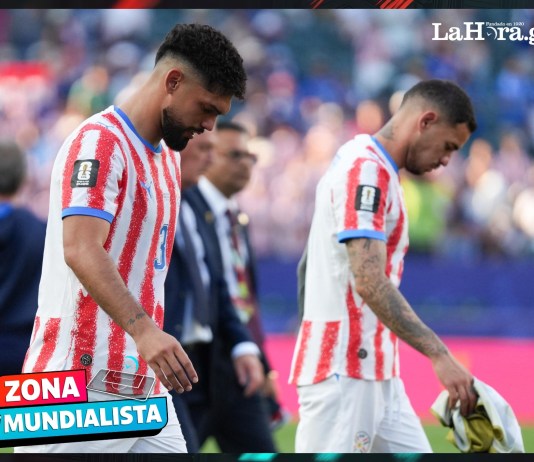 Sin dar espacio a milagros, las potencias hicieron valer los pronósticos para meterse de lleno a la ronda de los ocho mejores del mundo. Foto La Hora: EFE