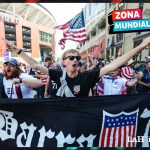 La fórmula del espectáculo por ahora no alcanza: En la cancha manda el fútbol, no el soccer. Foto La Hora: EFE