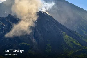 Video: Cámara desde el volcán Santiaguito capta temblor en Guatemala