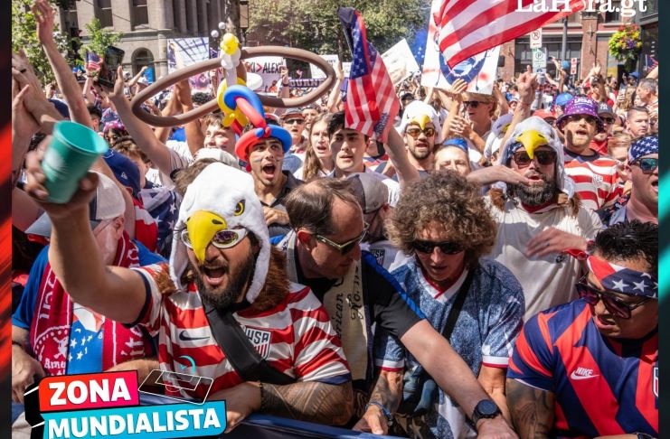 Aficionados de Estados Unidos apoyan a su equipo.