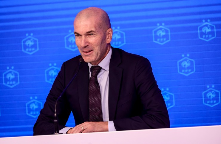 Zinedine Zidane, una de las mayores leyendas del fútbol galo, se convirtió en el nuevo entrenador de la selección de Francia.