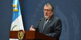Arévalo asegura que hubo seguridad para estudiantes durante altercados por toma de posesión de Mazariegos El presidente Bernardo Arévalo aseguró que se dio seguridad a los estudiantes que manifestaron ante la toma de posesión de Walter Mazariegos.