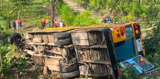 Cuatro adultos y un menor resultan heridos por accidente de bus en Suchitepéquez Accidente ruta al Pacífico