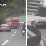 Conductores grabaron el momento que originó el accidente que cobró la vida de un transeúnte cuando este caminaba por el Trébol de Vista Hermosa. Foto La Hora: Redes Sociales