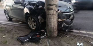 Tránsito lento hacia la capital por colisión de vehículo en la calzada Aguilar Batres Accidente Aguilar Batres
