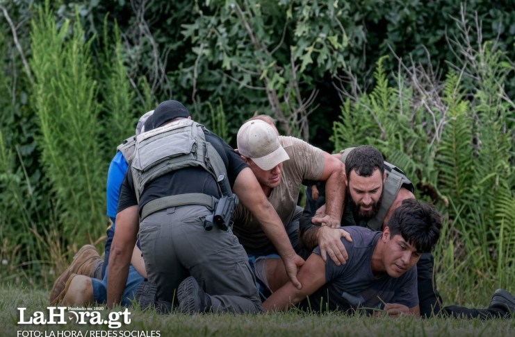 Las imágenes muestran el momento en que el guatemalteco es golpeado