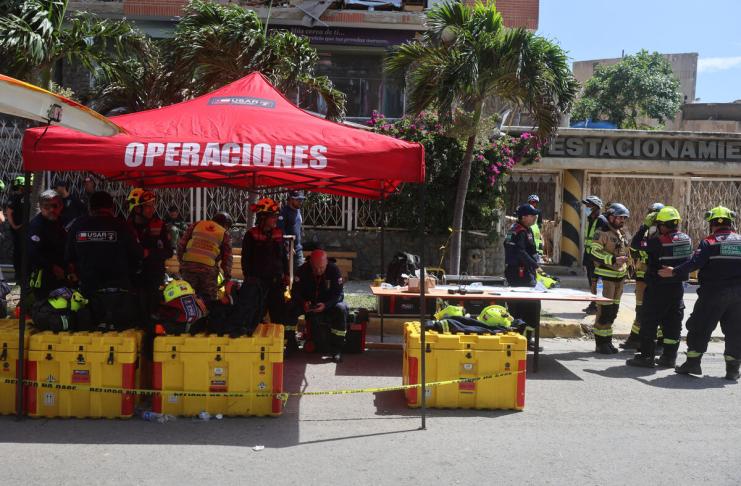Rescatan a superviviente de los terremotos en Venezuela tras ocho días bajo los escombros