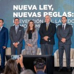 De izquierda a derecha: Juan Carlos Monroy, intendente de Verificación Especial; Juan Pablo Rodríguez, representante de RICS Management; Paola de la Torre, presidenta ejecutiva de GuateÍntegra; Carlos Arias, presidente del CACIF; y Estuardo Gamalero, director de la Junta Directiva de Bantrab.