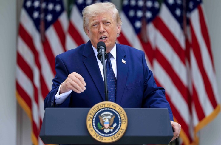 El presidente de Estados Unidos, Donald Trump, vetó el acceso a la Casa Blanca a CNN, MS NOW y Politico por "difundir noticias falsas" sobre su administración.