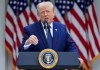 Trump impone aranceles del 50 % a la mayoría de las importaciones procedentes de Canadá Fotografía de archivo en la que se captó al presidente de Estados Unidos, Donald Trump, durante un acto púbico, en los jardines de la Casa Blanca, en Washington. Foto La Hora: EFE
