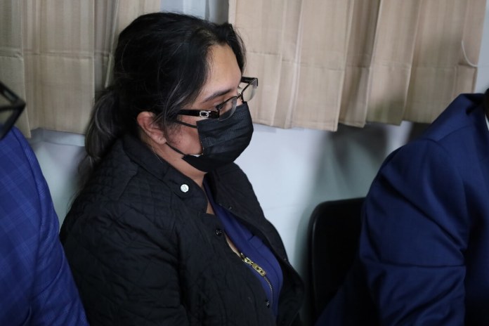 blanca saravia La excanddiata a diputada por el partido Valor, Blanca Saravia, acusada de asesinato, presentó problemas dentales por lo que solicitó permiso para ser atendida fuera de prisión. Foto La Hora: Daniel Ramírez