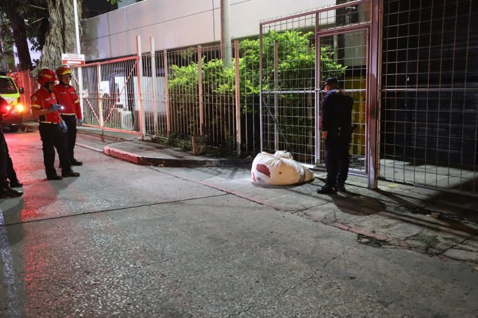 Un bulto encontrado en zona 4 capitalina es investigado por las autoridades