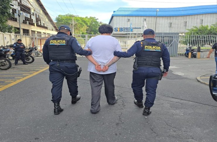 Caso Jorge Calvo: hijo detenido por presunto ataque con arma blanca permanece en Torre de Tribunales El hijo del exviceministro de Energía y Minas Jorge Calvo, es el principal sospechoso de la muerte de su padre. Foto: PNC