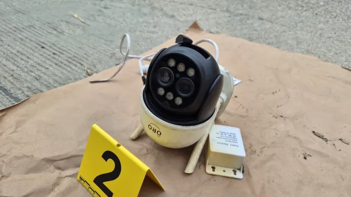 cámara Retiran cámaras de videovigilancia clandestinas que, presuntamente, eran utilizadas por integrantes del Barrio 18.