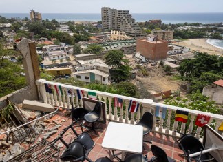 Los devastadores terremotos en Venezuela han reducido hasta cuatro puntos las previsiones independientes de crecimiento para este año, que oscilaban entre un 4 % y un 8 %, y han sacudido el proceso económico que comenzó tras la captura de Nicolás Maduro por parte de Estados Unidos en enero pasado. Foto La Hora: EFE