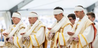 Cuatro nuevos obispos "lefebvrianos" ordenados este miércoles sin el permiso y desatendiendo la advertencia del papa León XIV.