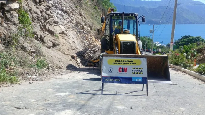 covial calzada los principales Limpieza carreteras derrumbes San Pedro La Laguna