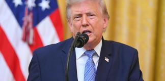 Trump pone en duda la integridad del sistema electoral y denuncia interferencias de China El presidente de EE.UU., Donald Trump, fue captado este 16 de julio al dirigirse a la nación, desde la Casa Blanca, en Washington DC. Foto La Hora: EFE