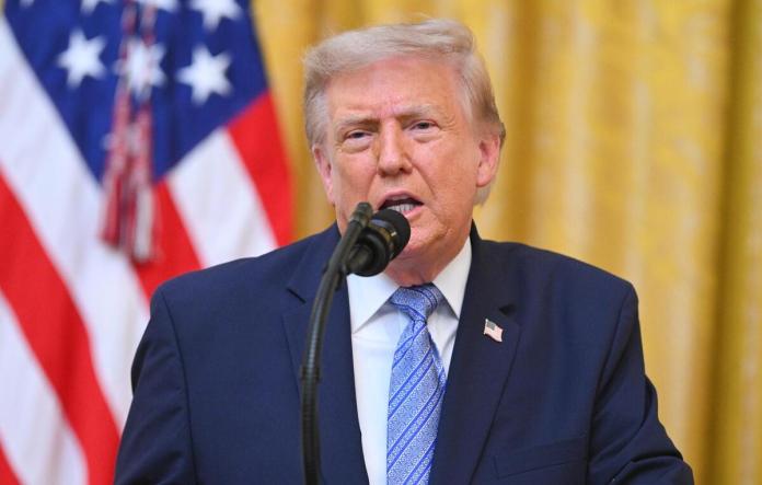 Trump pone en duda la integridad del sistema electoral y denuncia interferencias de China El presidente de EE.UU., Donald Trump, fue captado este 16 de julio al dirigirse a la nación, desde la Casa Blanca, en Washington DC. Foto La Hora: EFE