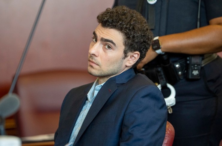 Luigi Mangione, durante una audiencia pública en un tribunal federal de la ciudad de Nueva York, se declaró culpable por el asesinato del CEO de UnitedHealthcare, Brian Thompson.