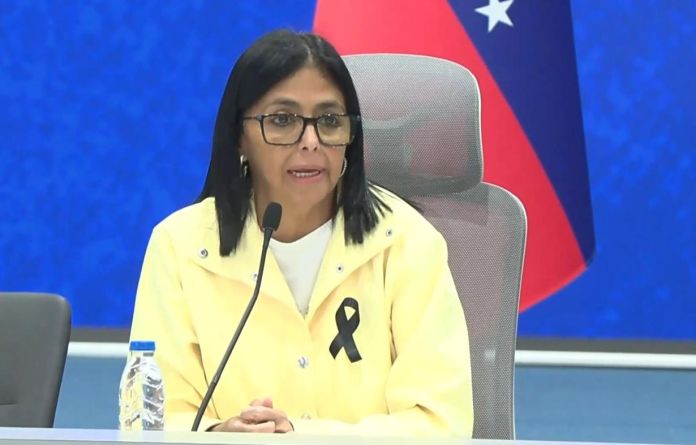 La presidenta encargada de Venezuela, Delcy Rodríguez, informó que mantiene conversaciones con el Departamento de Estado de EE. UU. y el FMI.