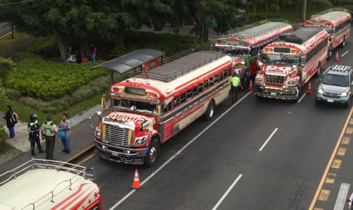 dgt multas transito Las autoridades de la DGT informaron que con los operativos buscan que se brinde un buen servicio en el transporte público.