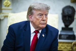 Aviones F-16 interceptan dos aeronaves que violaron el espacio aéreo donde se encontraba Donald Trump