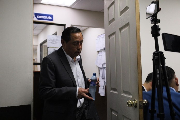 El Juzgado Noveno Penal clausuró provisionalmente el caso Unops a favor del director administrativo del Ministerio de Salud, Edwin Romeo Sicán. Foto La Hora: Daniel Ramírez