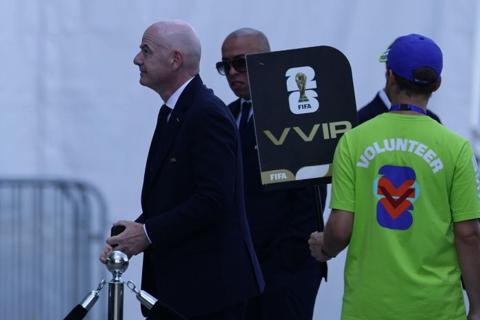 La UEFA tachó de 