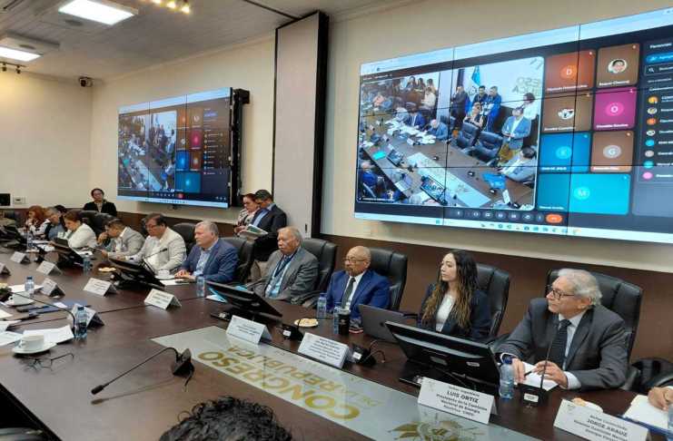 INDE propone enmiendas a iniciativa de ley de infraestructura para el transporte de energía Autoridades del MEM, INDE y Comisión Nacional de Energía Eléctrica, se refieren a la iniciativa de ley de infraestructura para el transporte de energía. Foto: La Hora